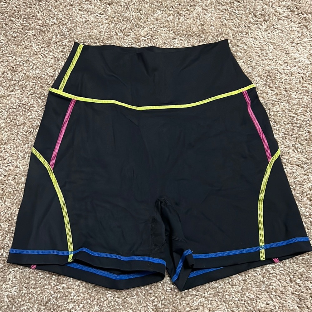 Buff bunny wave short